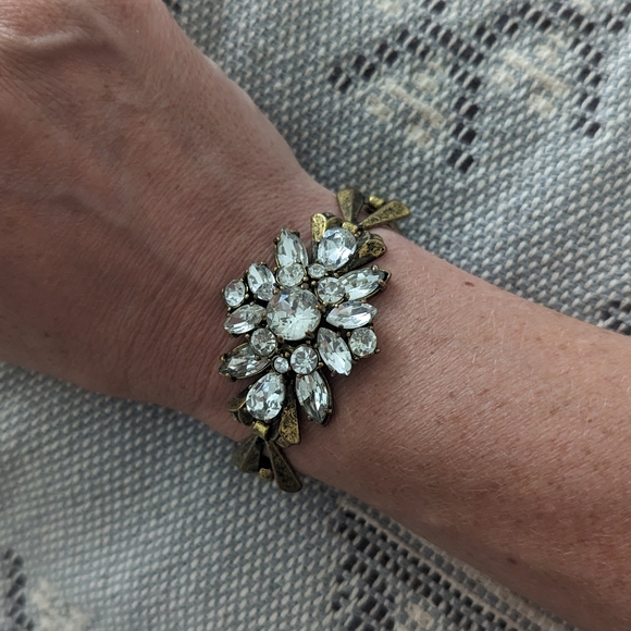 Vintage Inspired Bracelet - Picture 2 of 3